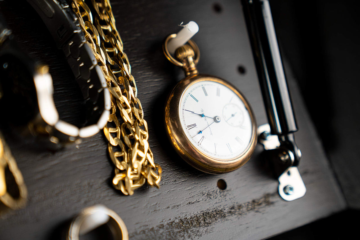 Lockdown 1117248 In Plain Sight - Shelf - Stained