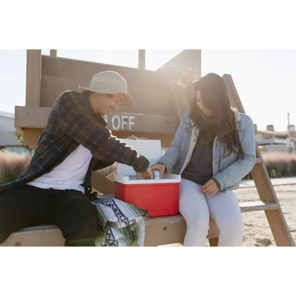 Igloo 00032858 12Qt Cool 12 Hardside Cooler -Red