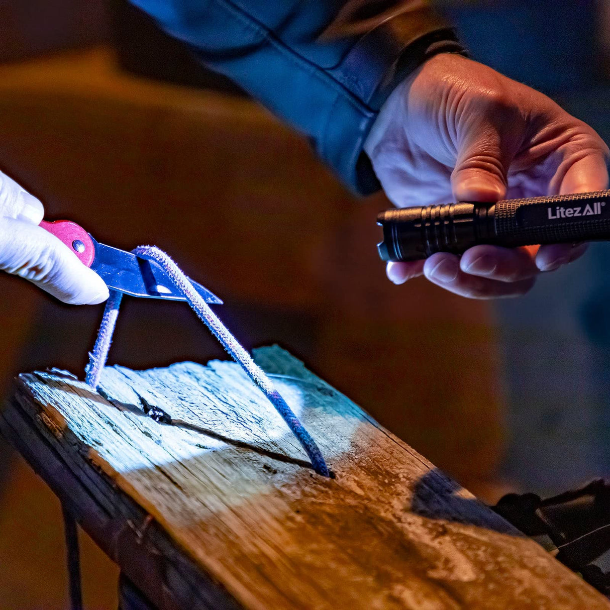 LitezAll 24099-6/24 280 Lumen Tactical Flashlight and Pocket Knife Combo