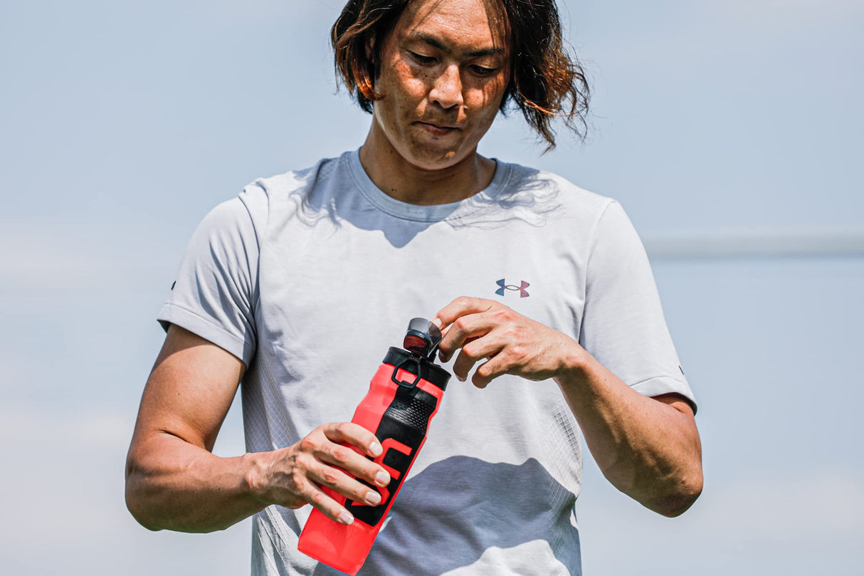 Under Armour 32oz Playmaker Squeeze Water Bottle