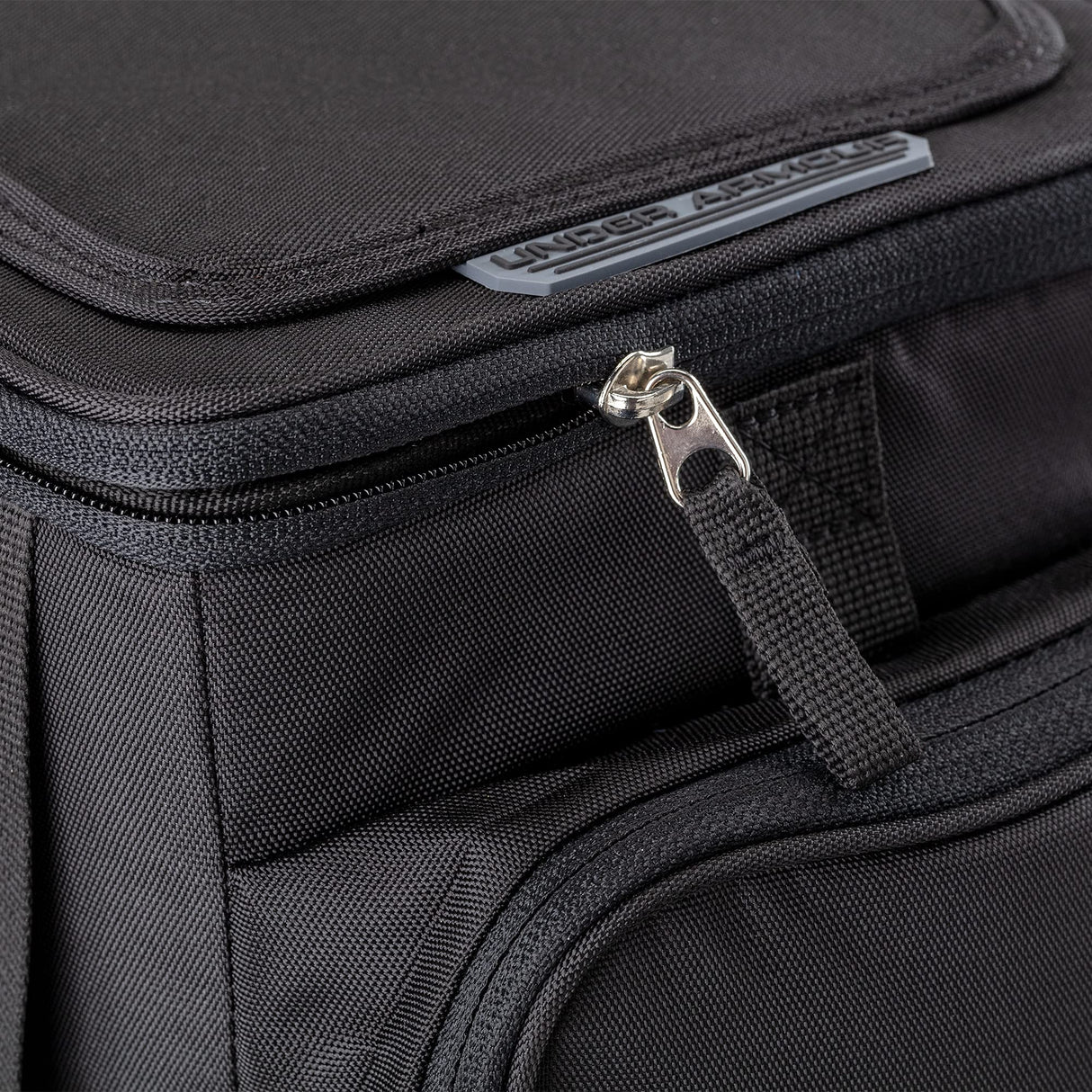 Under Armour UA30000-80004-OSFA 13 Can Sideline Cooler Mod Grey OSFA