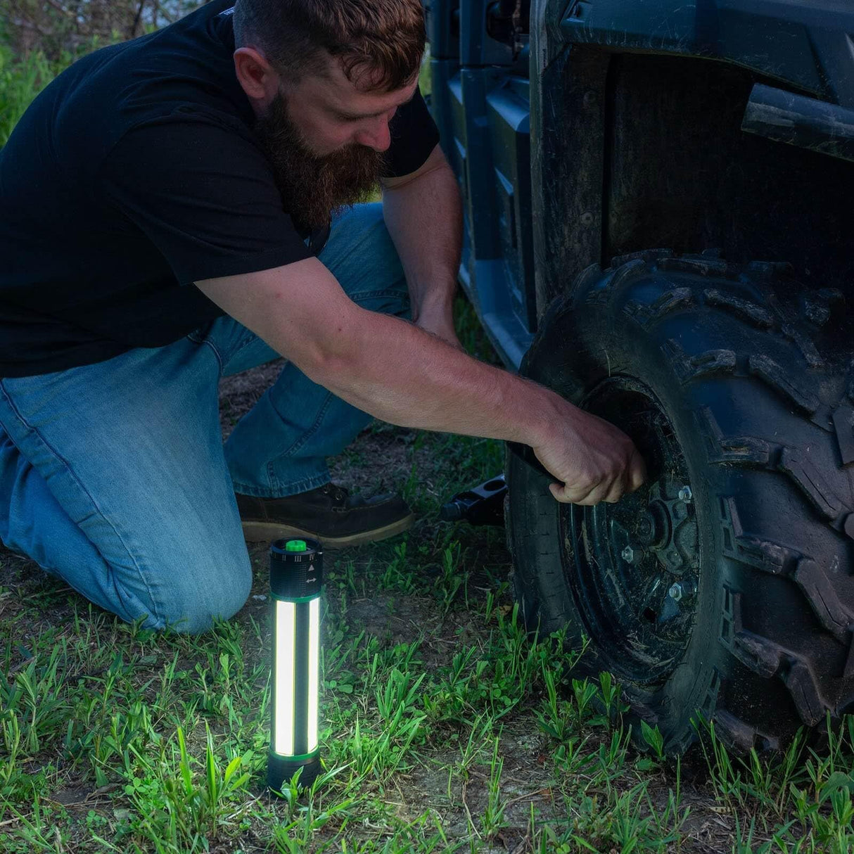 LitezAll 23047 Kodiak Rechargeable Kuadrant 2000 Lumen COB LED Lantern