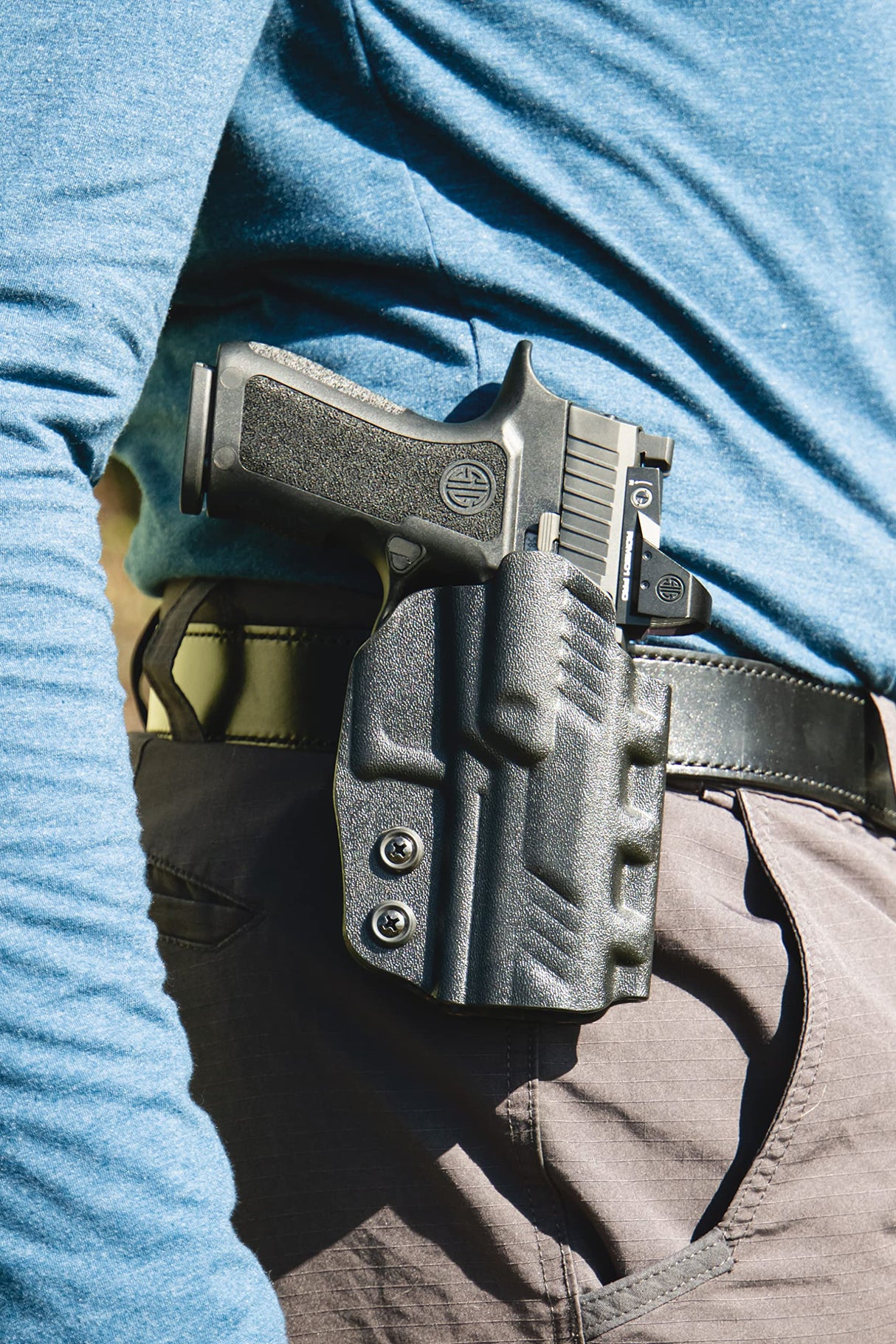 Desantis D94KA6RZ0 Cazzuto Gun Holster (Right Hand) -Black