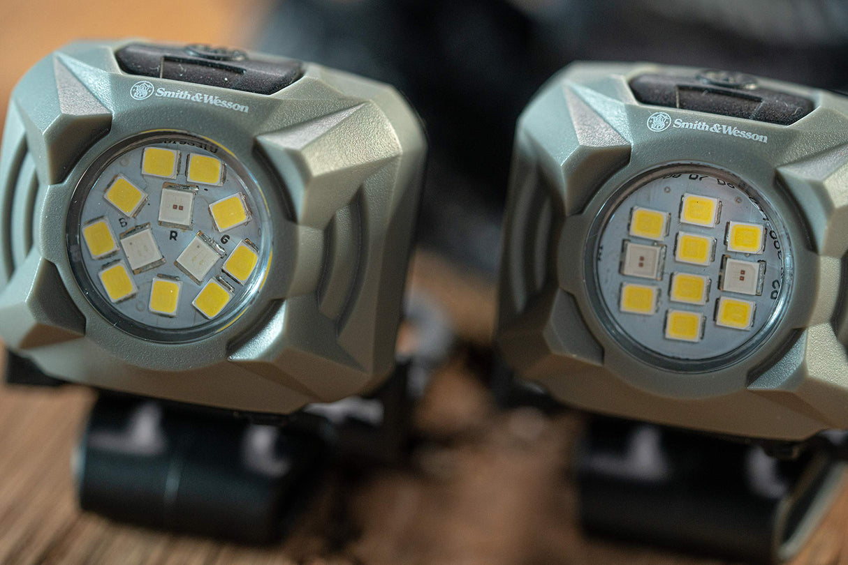 Smith & Wesson 1117281 Night Guard Dual Beam Headlamp (Battery Powdered)